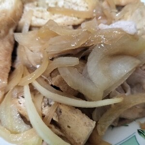 お弁当に♪豚肉と油揚げと玉ねぎの砂糖しょう油炒め。